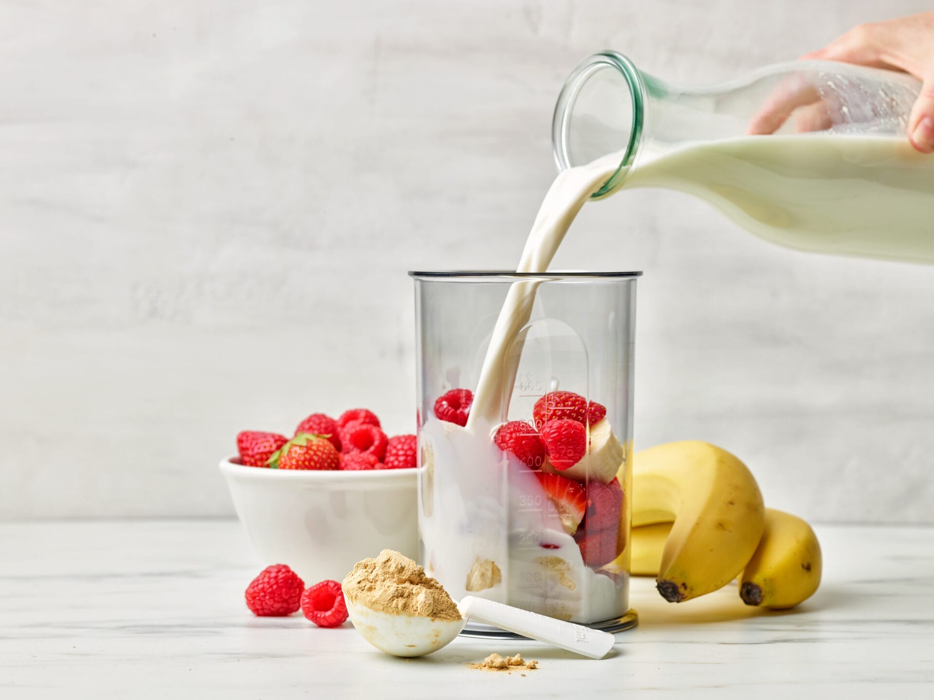 Meal Replacements vs. Protein Shakes: What are the Differences?