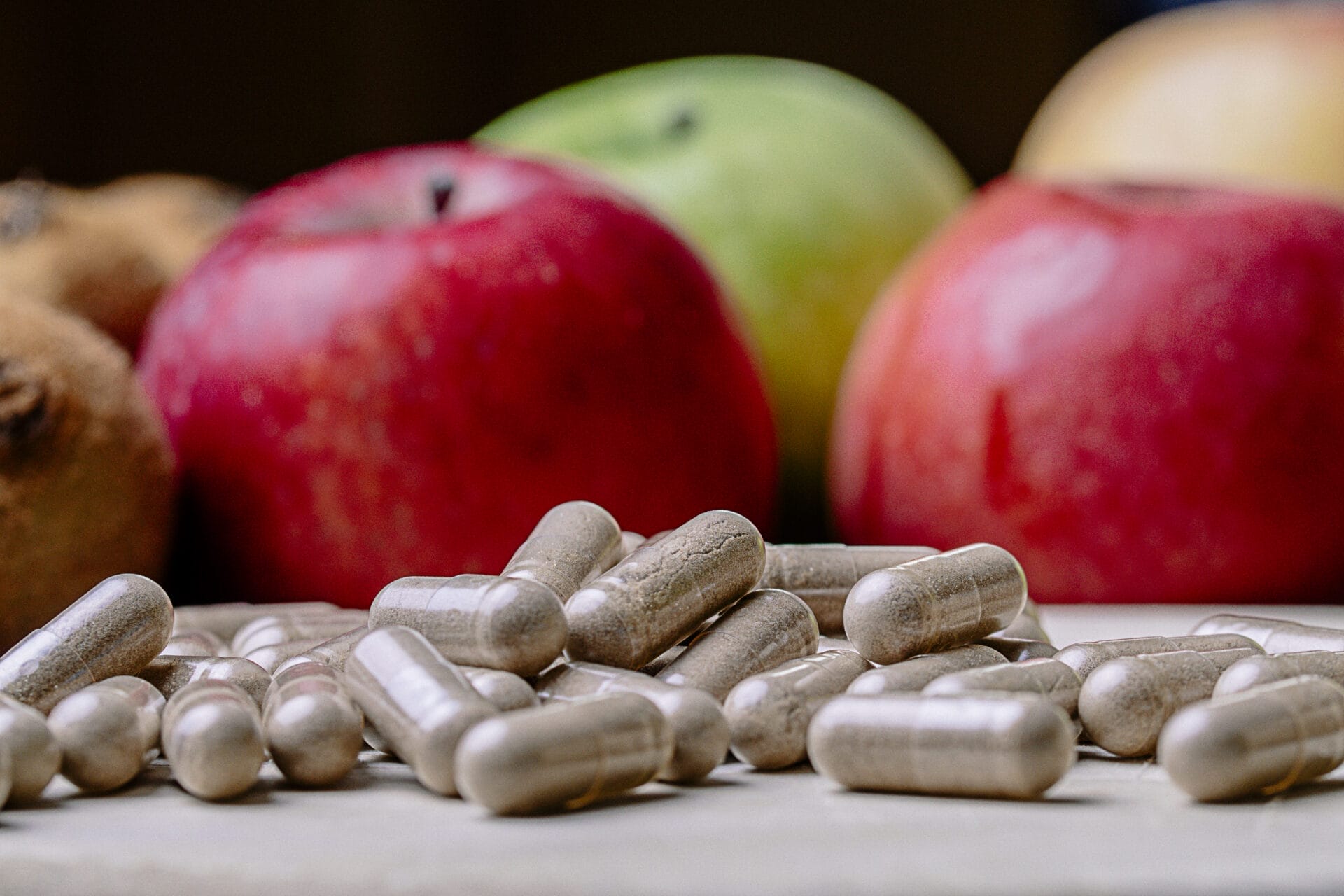 Choosing an OEM Dietary Supplement Manufacturer: A Comprehensive Guide